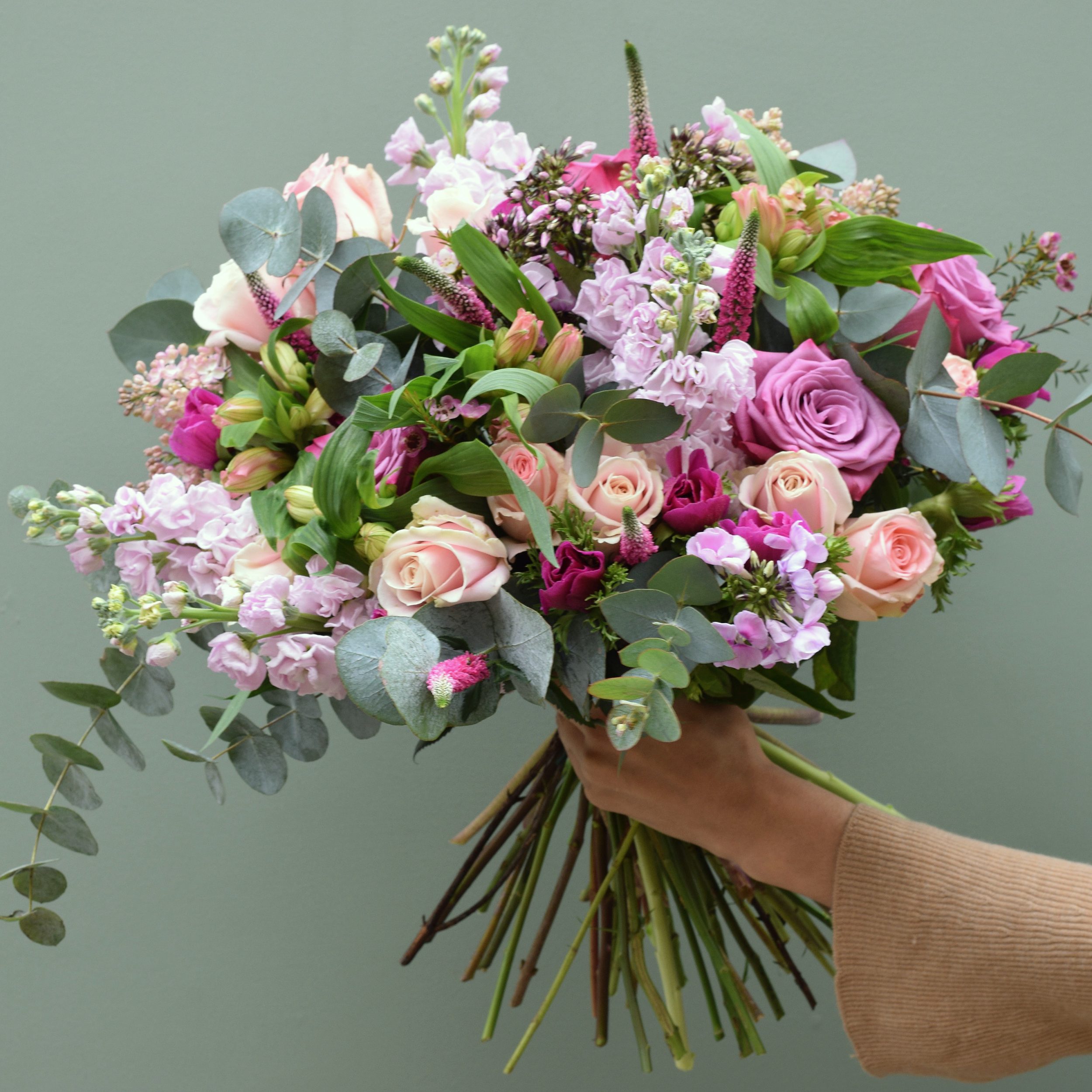 Read more about the article Flower Delivery New Zealand: Nurturing Connections with Blooms